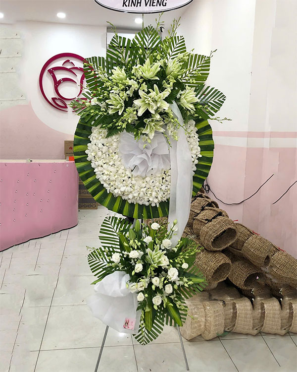 dặt hoa chia buồn đám tang theo độ tuổi của người mất